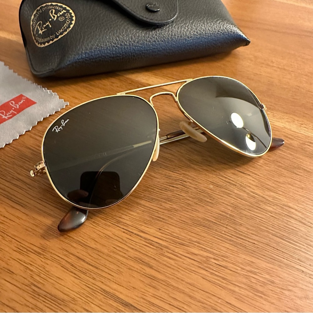 Authentic Ray-Ban Aviator Classic Polished Gold and Green Lenses Size M
